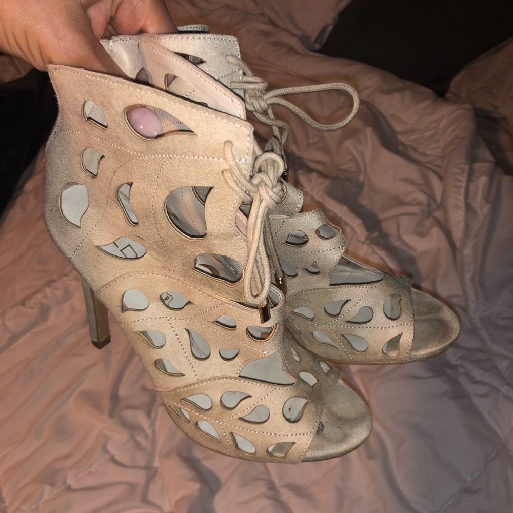 Aldo Size 7 Beige/tan heel